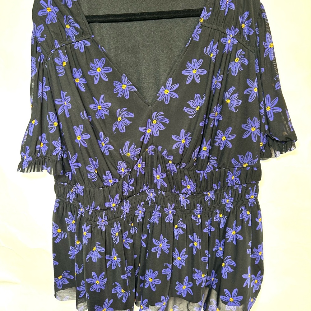 Ava and Viv Plus size Black Floral V-Neck Peplum Top